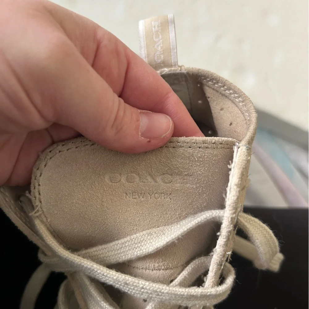 Coach size top color